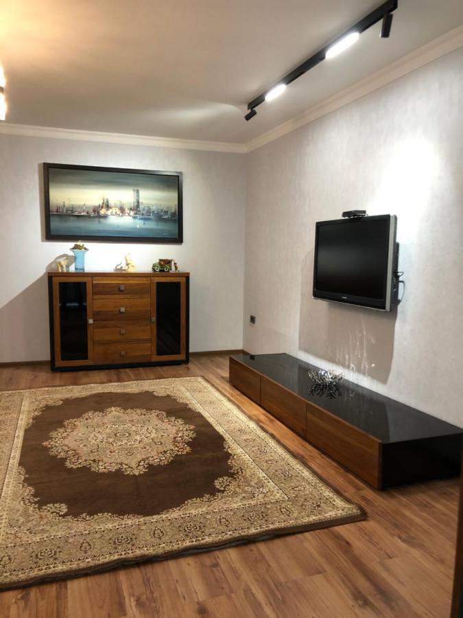 Stylish Apartments In The Heart Of The City! ทาชเคนต์ ภายนอก รูปภาพ