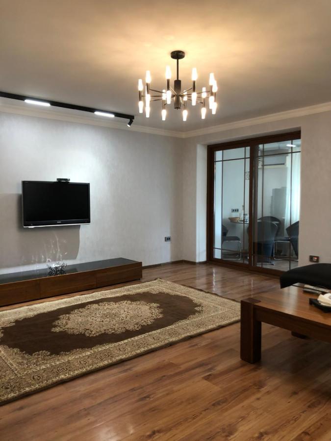 Stylish Apartments In The Heart Of The City! ทาชเคนต์ ภายนอก รูปภาพ
